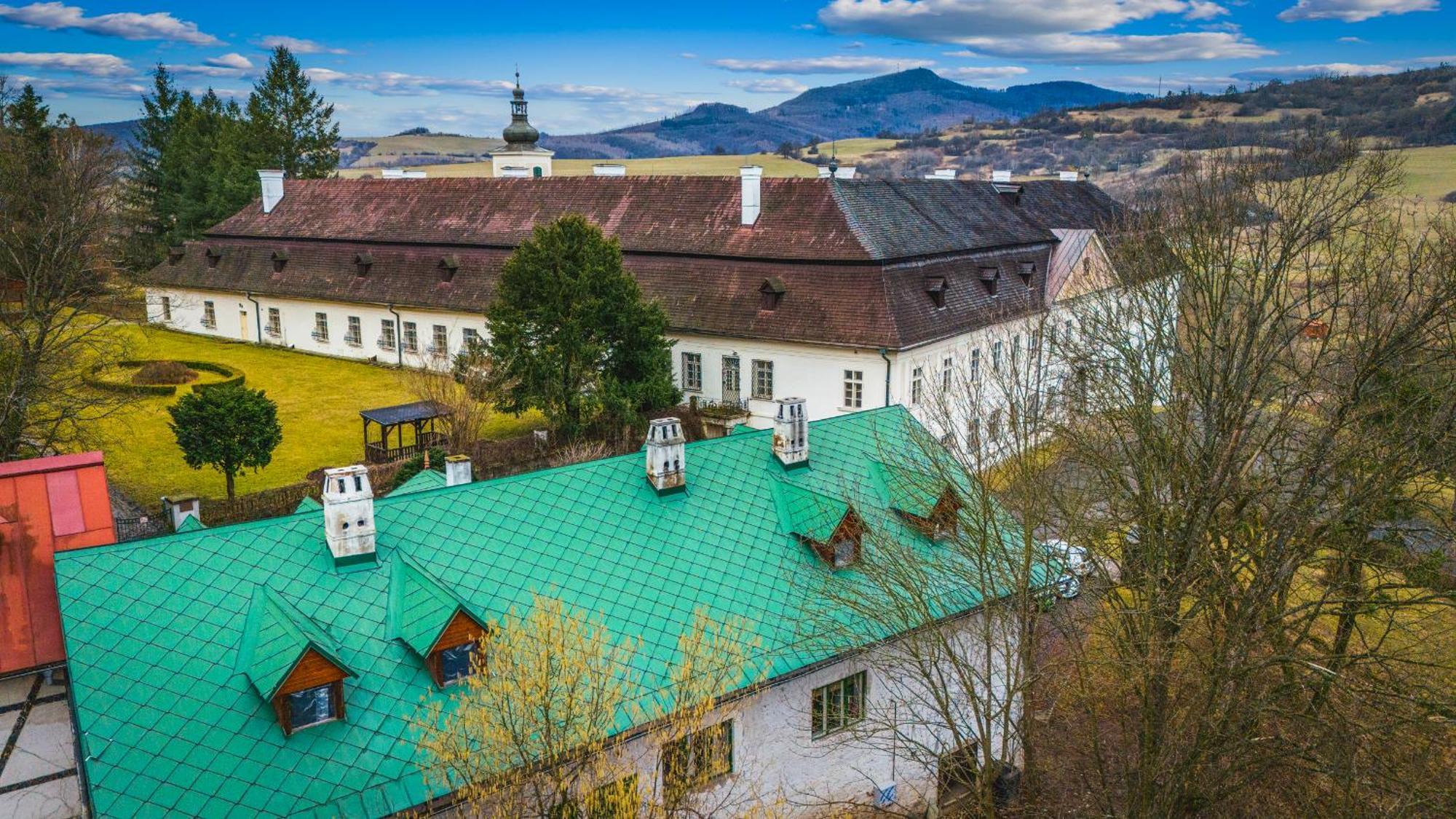 Sovi Dom- Historicke Apartmany Z 19 Storocia, 4Km Od Banskej Stiavnice Svätý Anton 外观 照片