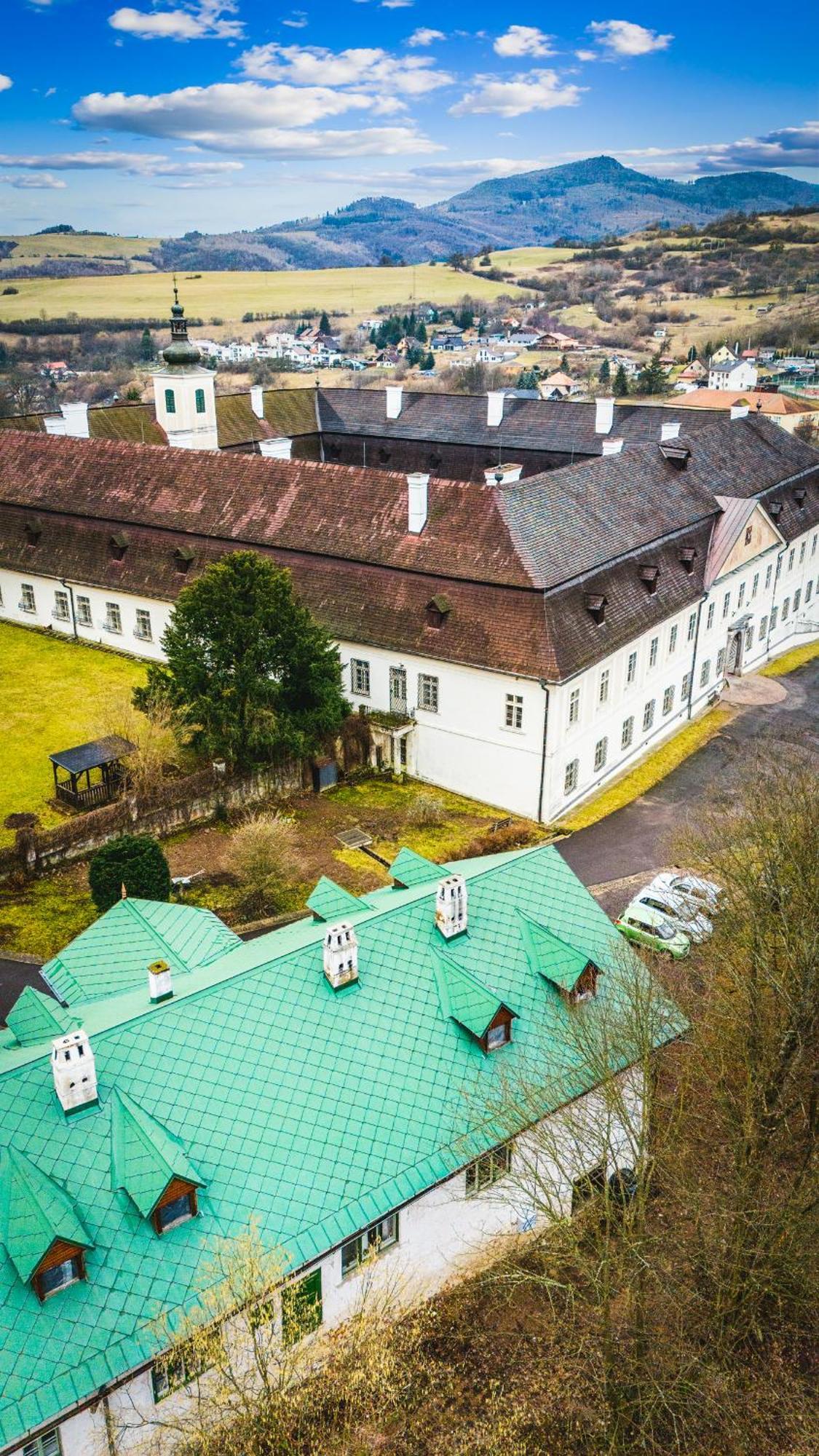 Sovi Dom- Historicke Apartmany Z 19 Storocia, 4Km Od Banskej Stiavnice Svätý Anton 外观 照片