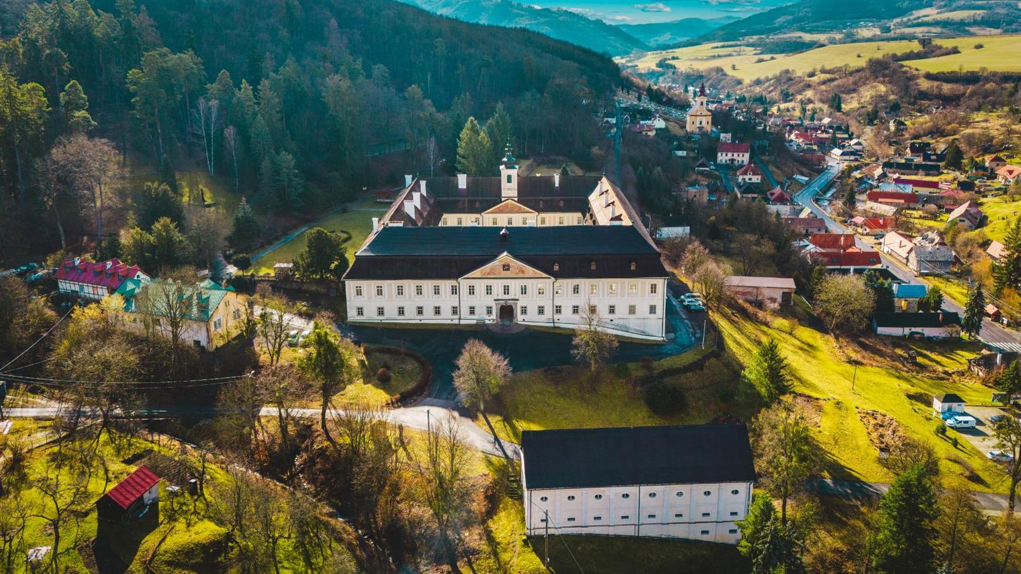 Sovi Dom- Historicke Apartmany Z 19 Storocia, 4Km Od Banskej Stiavnice Svätý Anton 外观 照片